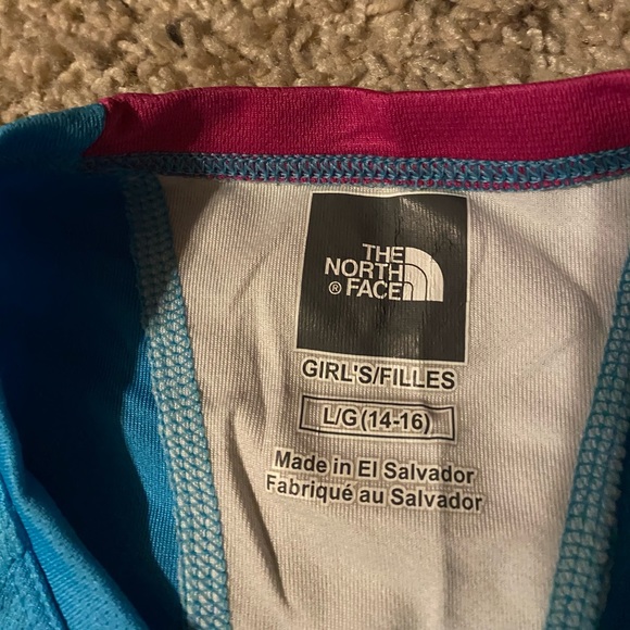 The North Face girl’s wicking shirt - Picture 2 of 6